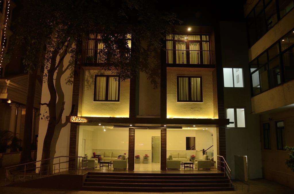 Hotel Ketan Pune Exteriör bild
