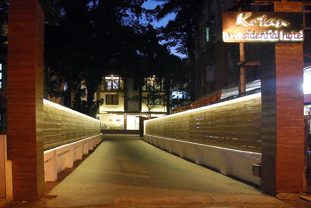 Hotel Ketan Pune Exteriör bild