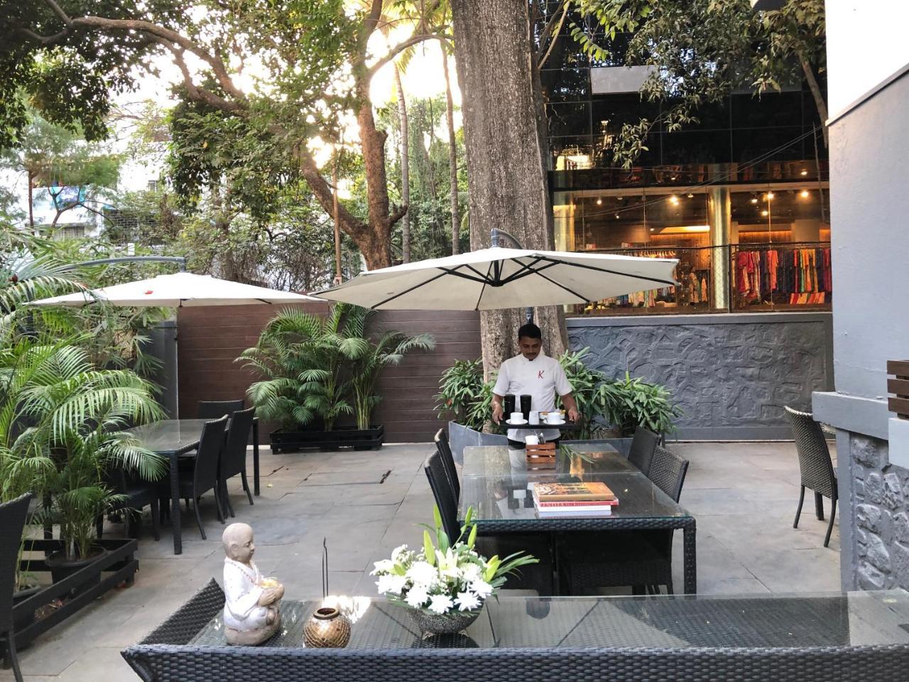 Hotel Ketan Pune Exteriör bild